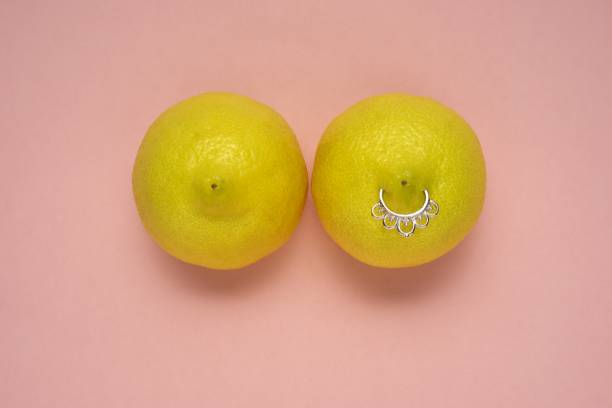 piercing du téton bijoux métal